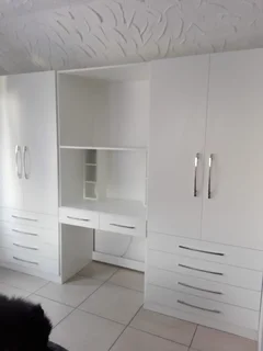 WALK IN CLOSETS CHRISTMAS SPECIALS .