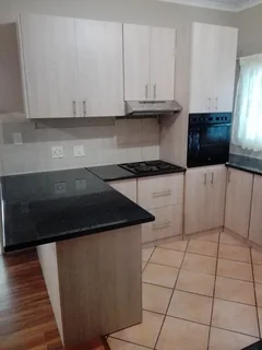 KITCHEN CUPBOARDS AT LOW LOW PRICES .