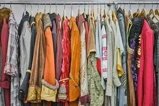 WANTED TO BUY : 2ND HAND CLOTHING