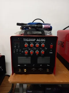 TIG Welder 200P Professional Tig ACDC MMA/TIG Welder.