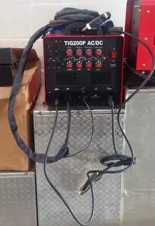 TIG Welder AC/DC 200P Professional Tig ACDC MMA/TIG Welder.