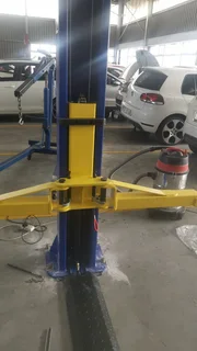 TRITON 2 post 4 ton car hoist 220v.