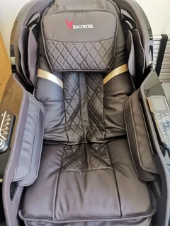 Zero Gravity Full Body Massage Chair with Voice Command Technology.Infinity X.