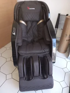 Infinity X Full Body luxury Zero Gravity Massage Chair. With Voice Command Technology.