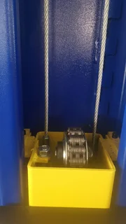 CAR HOIST/VEHICLE LIFT 2 POST 4 TON LIFTING CAPACITY. 220V.