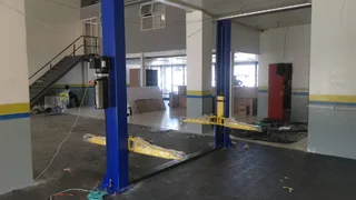 TRITON CAR HOISTS 2 POST 4 TON. 220v.