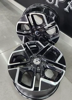 AV79 5 100 17 inch mags for sale !!