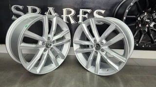 AV80 5 100 17 inch mags for sale !!