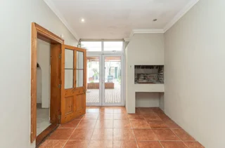 Student and professional accommodation for rent in St Georges Port Elizabeth