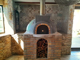 WOOD BURNING PIZZA OVENS