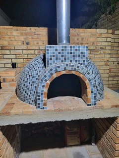 AUTHENTIC WOOD BURNING PIZZA OVENS