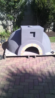 AUTHENTIC WOOD BURNING PIZZA OVENS