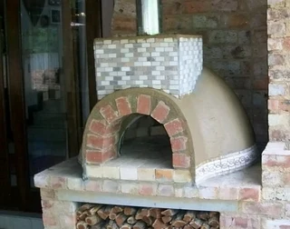 PIZZA OVENS WOOD BURNING