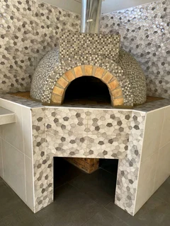 WOOD BURNING PIZZA OVENS
