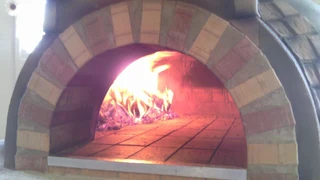 WOOD BURNING PIZZA OVENS
