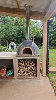 ITALIAN WOOD BURNING PIZZA OVENS