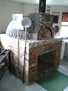 ITALIAN WOOD BURNING PIZZA OVENS