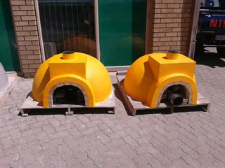 WOOD BURNING PIZZA OVENS