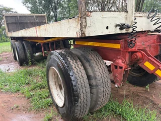 1995 Henred 8m flatdeck draw bar trailer