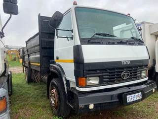 2005 Tata 1518c with crane claw scrap truck