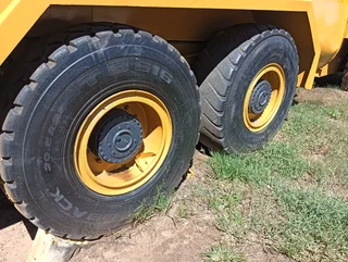 2006 Bell B18D 21000L articulated ADT water tanker.