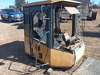 2x Komatsu cabs for sale