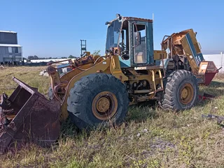 2007 Komatsu WA420 FEL(Broken rear diff)