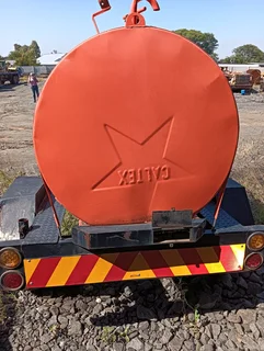 2000L Diesel bowser with pump(No papers)