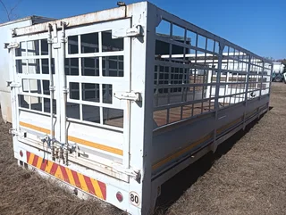 8.5m cattle cage body