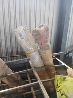 3x Reconditioned FEL main cylinders .