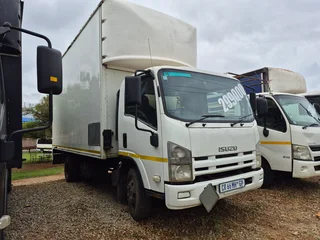 2013 Isuzu NPR400 with box body truck