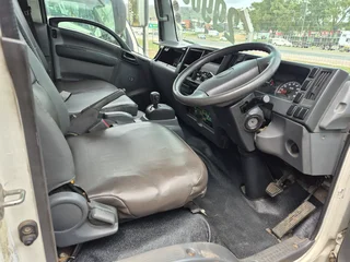 2013 Isuzu NPR400 with box body truck