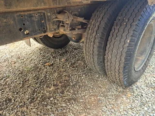 2012 Isuzu FTR700 crew cab crane and dropside body truck