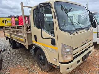 2015 Isuzu 400 with dropside body truck (ex army)