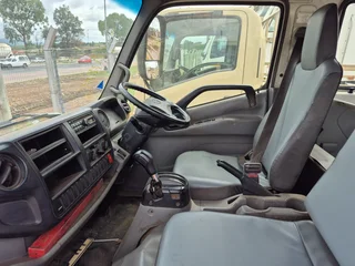 2013 Toyota Hino 815 auto double cab dropside body truck