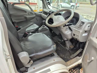 2015 Toyota Hino(Driving school)with dropside body truck