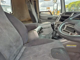 2013 Nissan UD 370 10cub tipper truck 6x4