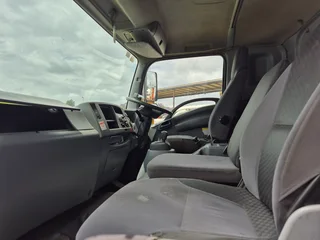 2015 Isuzu 850 Auto 8 ton fridge truck