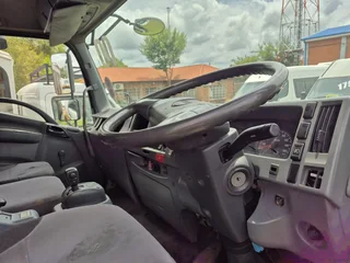 2015 Isuzu 850 Auto 8 ton fridge truck