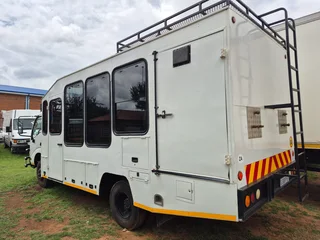 2008 Toyota Hino personal carrier truck(4 ton)