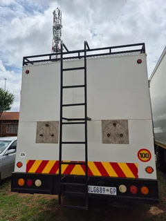 2008 Toyota Hino personal carrier truck(4 ton)