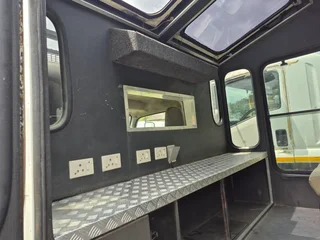 2008 Toyota Hino personal carrier truck(4 ton)