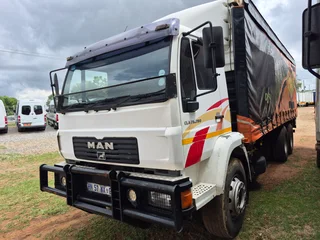 2015 Man CLA 26-280  double diff curtain side body truck  6x4