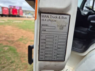 2015 Man CLA 26-280  double diff curtain side body truck  6x4