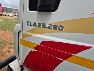 2015 Man CLA 26-280  double diff curtain side body truck  6x4