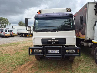 2015 Man CLA 26-280  double diff curtain side body truck  6x4