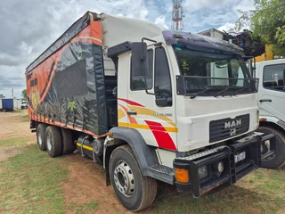 2015 Man CLA 26-280  double diff curtain side body truck  6x4