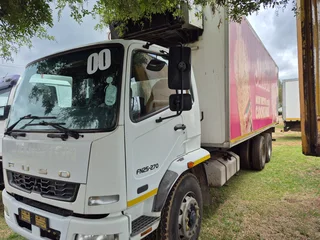 2014 Fuso FN25-270 double diff fridge truck 6x4(16 ton)