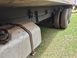 2014 Fuso FN25-270 double diff fridge truck 6x4(16 ton)