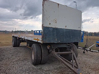 Henred 7m Flatdeck draw bar trailer